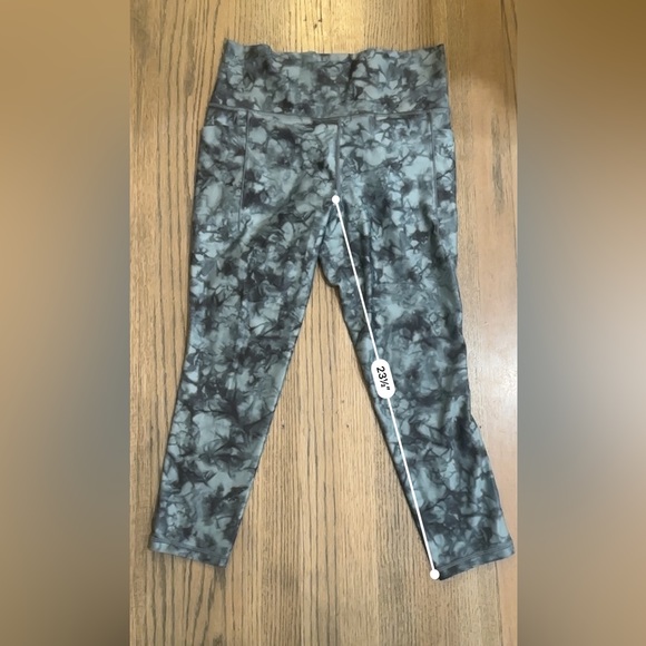 Athleta Salutation Stash Pocket Printed 7/8 Tight-Size Large - Picture 4 of 6